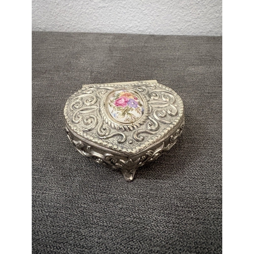 Vintage Flower Enbossed Heart Jewelry Trinket Box Silver Tone Metal Hinged Lid